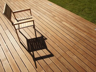 Een sfeervolle tuin met vlonder (Terras en verlichting)